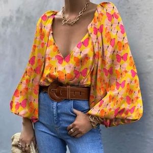 Super cute boutique Butterfly top!!